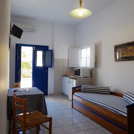 Evgenia Rooms And Apartments Folégandros Esterno foto