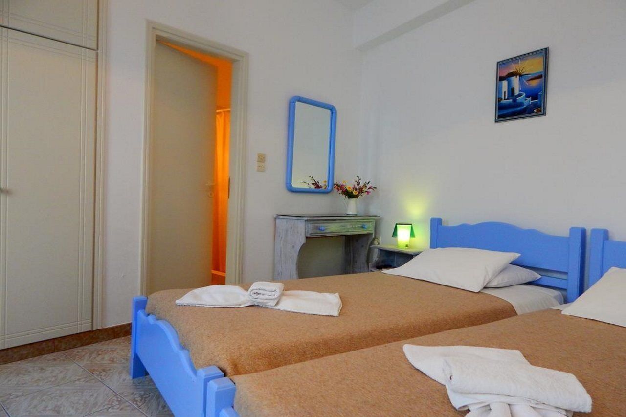 Evgenia Rooms And Apartments Folégandros Esterno foto