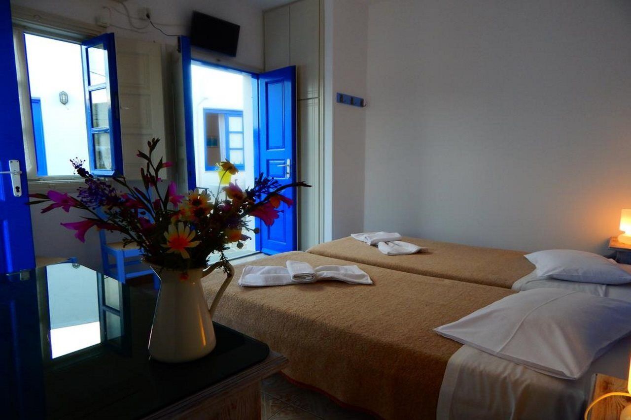 Evgenia Rooms And Apartments Folégandros Esterno foto