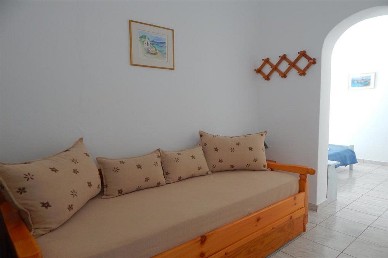 Evgenia Rooms And Apartments Folégandros Esterno foto